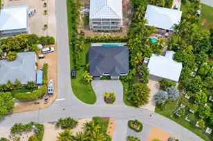 129 N Indies Dr, Duck Key, FL 33050 - Photo 21