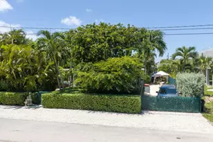 12 Bay Dr, Lower Sugarloaf Key, FL 33040 - Photo 17