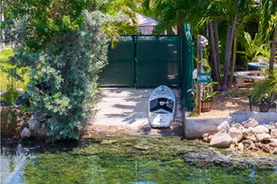 12 Bay Dr, Lower Sugarloaf Key, FL 33040 - Photo 3