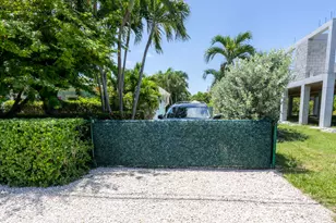 12 Bay Dr, Lower Sugarloaf Key, FL 33040 - Photo 81