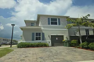 761 SE 19th St, Homestead, FL 33034 - Photo 1