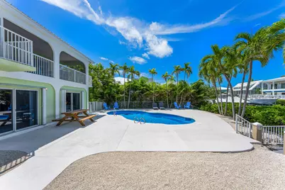 285 13th Street, Key Colony, FL 33051 - Photo 9