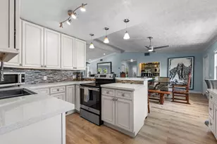 581 12th St, Key Colony, FL 33051 - Photo 17