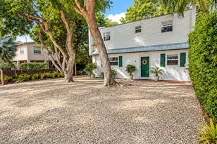 41 Florida Dr, Key Largo, FL 33037 - Photo 1