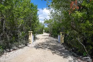 481 E Shore Dr, Summerland Key, FL 33042 - Photo 1