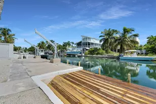 947 Gulf Dr, Summerland Key, FL 33042 - Photo 9