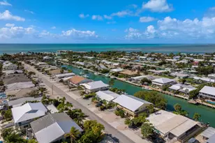 391 10th St, Key Colony, FL 33051 - Photo 37