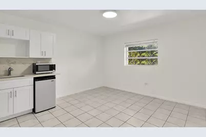 1129 Pebble Beach Lane #APT 11, Duck Key, FL 33050 - Photo 11