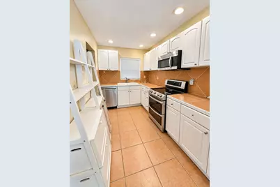 79901 Overseas Highway #APT 220, Upper Matecumbe Key Islamorada, FL 33036 - Photo 5