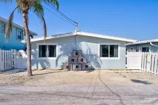97 Coral Ln, Key Colony, FL 33051 - Photo 3