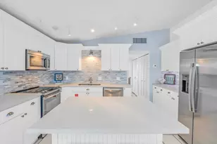 97 Coral Ln, Key Colony, FL 33051 - Photo 15