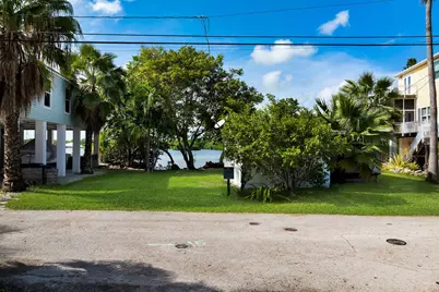 6 Beach Drive, Lower Sugarloaf Key, FL 33040 - Photo 5