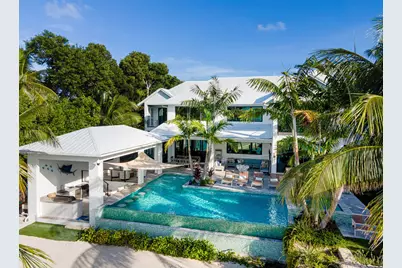 16 Avacado Street, Upper Matecumbe Key Islamorada, FL 33036 - Photo 1