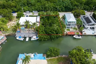 21 Harbor Dr, Key Largo, FL 33037 - Photo 1