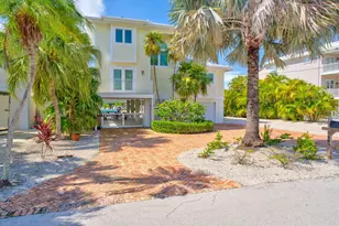 948 Gulf Dr, Summerland Key, FL 33042 - Photo 1