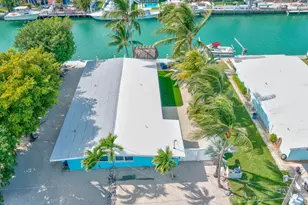 471 9th St, Key Colony Beach, FL 33051 - Photo 1