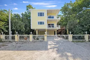 235 Buttonwood Shores Dr, Key Largo, FL 33037 - Photo 1