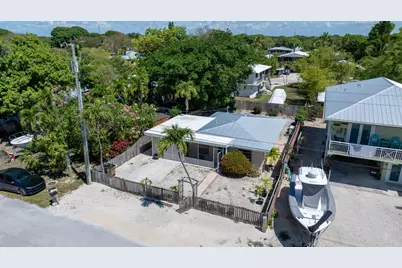 56 SE Marlin Avenue, Key Largo, FL 33037 - Photo 1