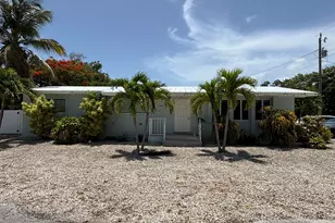 424 Collins St, Key Largo, FL 33037 - Photo 1