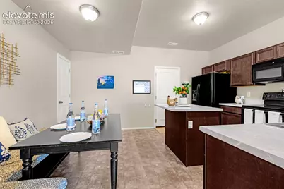 1828 Final View Alley, Colorado Springs, CO 80910 - Photo 7