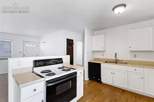 2436 Launcelot Ct, Colorado Springs, CO 80904 - Photo 9
