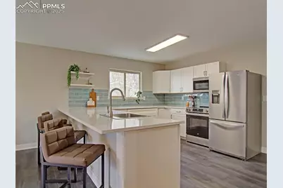 613 Zion Drive, Colorado Springs, CO 80910 - Photo 7