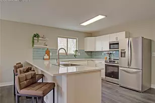 613 Zion Dr, Colorado Springs, CO 80910 - Photo 7
