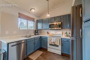 6415 Stonehedge Dr, Colorado Springs, CO 80918 - Photo 7
