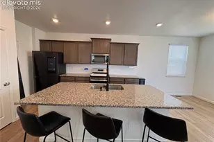 10417 Castor Dr, Colorado Springs, CO 80925 - Photo 5