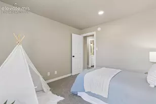 3035 Maverick Dr, Colorado Springs, CO 80918 - Photo 23
