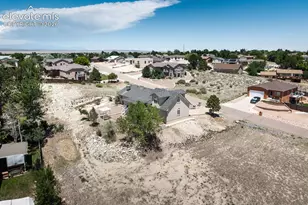 841 S Dogwood Dr, Pueblo, CO 81007 - Photo 35