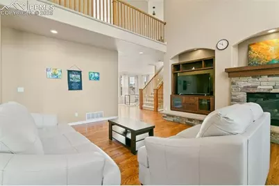 9331 Stoneglen Drive, Colorado Springs, CO 80920 - Photo 7