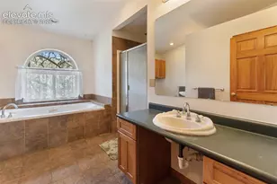 2401 Lakemoor Dr, Florissant, CO 80816 - Photo 27