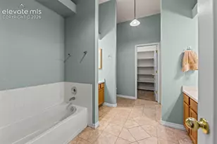 2016 Summerset Dr, Colorado Springs, CO 80920 - Photo 17