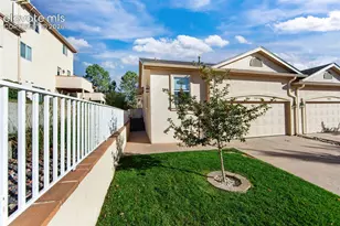 2016 Summerset Dr, Colorado Springs, CO 80920 - Photo 3