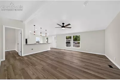 713 Santa Barbara Avenue, Pueblo, CO 81005 - Photo 3