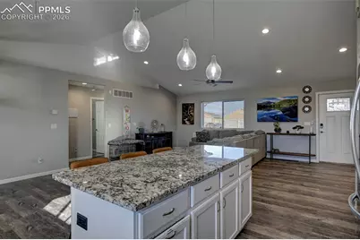 40 E Lyons Drive, Pueblo, CO 81007 - Photo 7