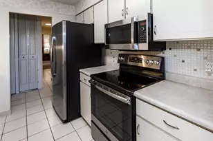 411 Lakewood Circle, Colorado Springs, CO 80910 - Photo 15