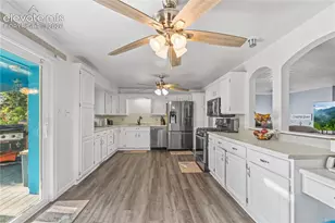 1302 Martin Dr, Colorado Springs, CO 80915 - Photo 9
