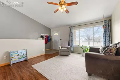 965 N Cimarron Drive, Pueblo, CO 81007 - Photo 5