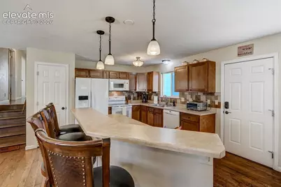 3806 Somerset Drive, Colorado Springs, CO 80907 - Photo 5