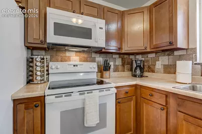 3806 Somerset Drive, Colorado Springs, CO 80907 - Photo 13