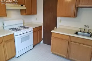 3176 W Pikes Peak Ave, Colorado Springs, CO 80904 - Photo 5