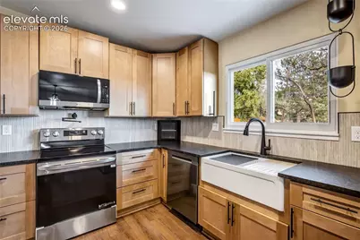 609 Crestridge Avenue, Colorado Springs, CO 80906 - Photo 7