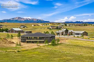 15675 Fox Creek Ln, Colorado Springs, CO 80908 - Photo 3