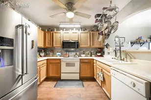 3131 Hearthridge Cir, Colorado Springs, CO 80918 - Photo 3