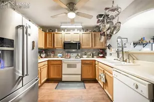 3131 Hearthridge Cir, Colorado Springs, CO 80918 - Photo 3