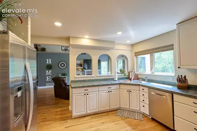 423 Chamberlin Place, Colorado Springs, CO 80906 - Photo 11