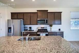 10369 Castor Dr, Colorado Springs, CO 80925 - Photo 7