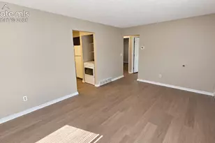 843 E Vermijo Ave, Colorado Springs, CO 80903 - Photo 3